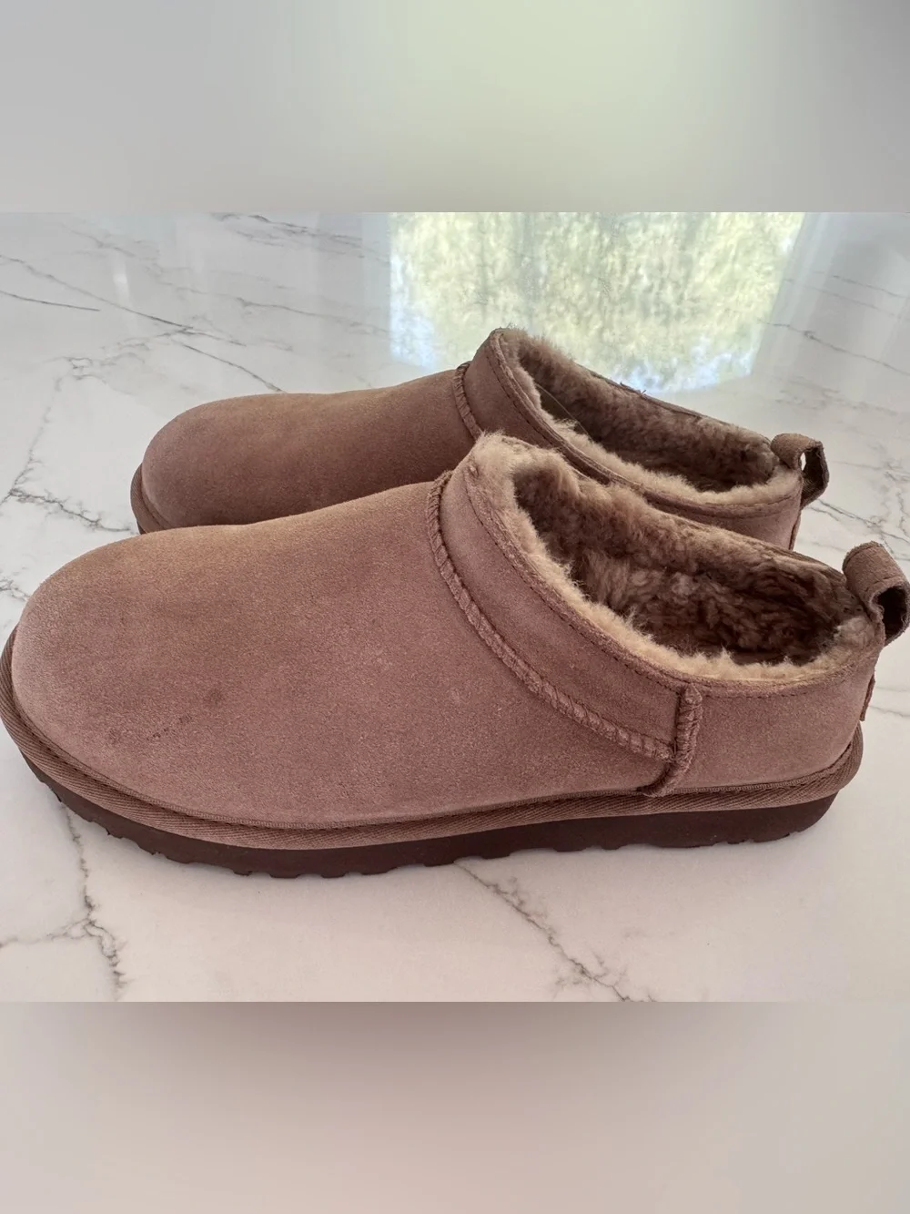 UGG Womens Slip-On Shearling Lined Clog in Taupe